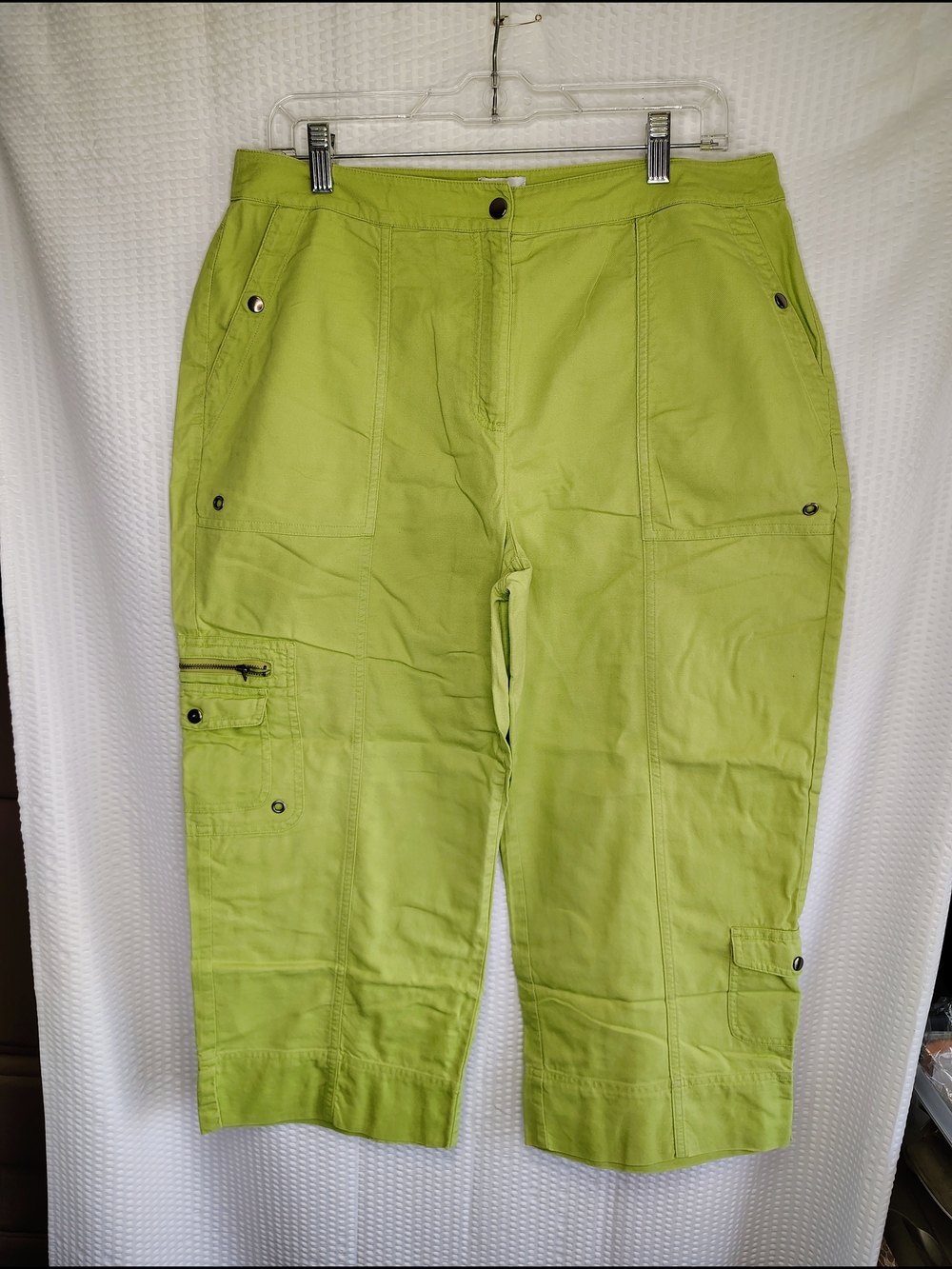 Chico’s Bright Lime Green Lightweight Cargo Size 2 Crop Pants Capris
